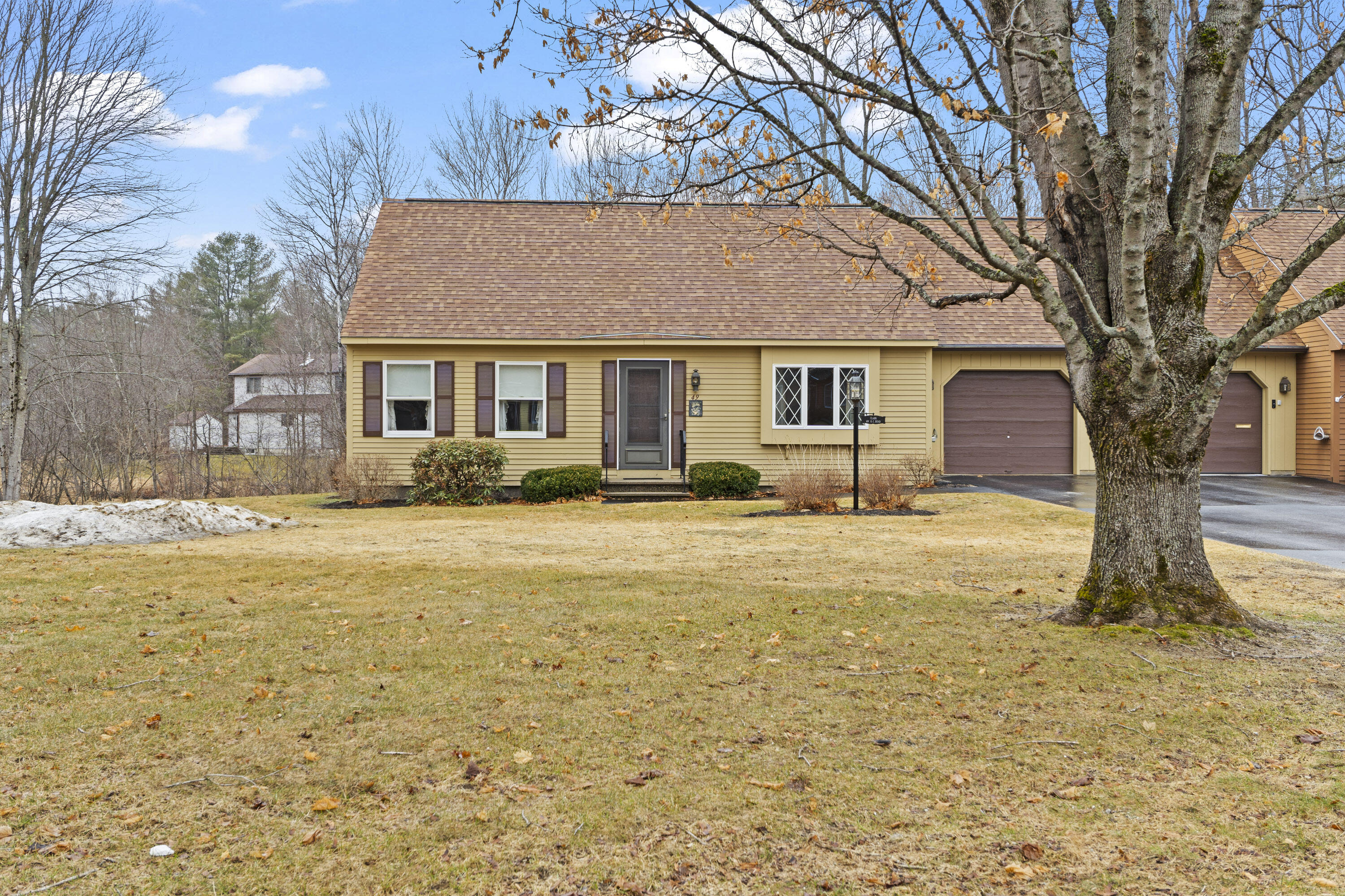 49 Old Carriage Road Auburn ME 04210