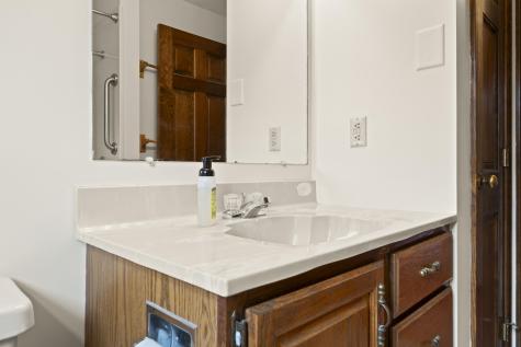 49 Old Carriage Road Auburn ME 04210