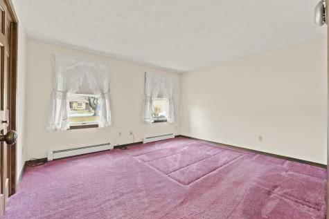 49 Old Carriage Road Auburn ME 04210
