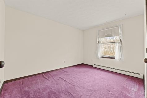 49 Old Carriage Road Auburn ME 04210