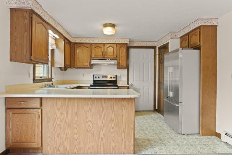 49 Old Carriage Road Auburn ME 04210