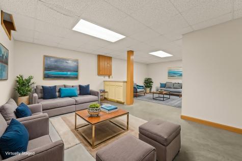 49 Old Carriage Road Auburn ME 04210