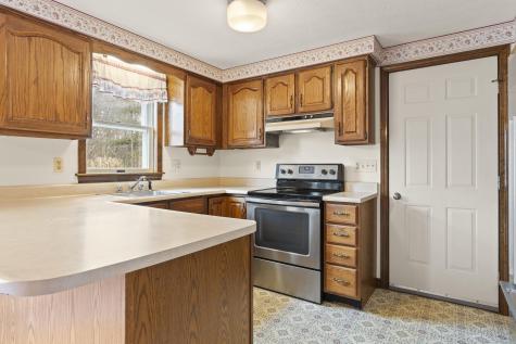 49 Old Carriage Road Auburn ME 04210