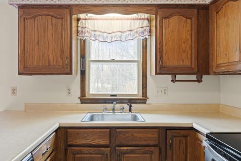 49 Old Carriage Road Auburn ME 04210