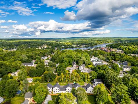 33 Magnolia Lane Gardiner ME 04345