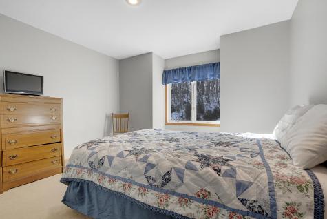 16 Jibe Road Newry ME 04261