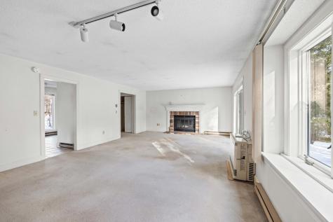 22 Oakwood Lane Kennebunk ME 04043