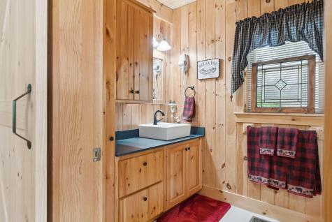 8 Log Cabin Lane Shapleigh ME 04076