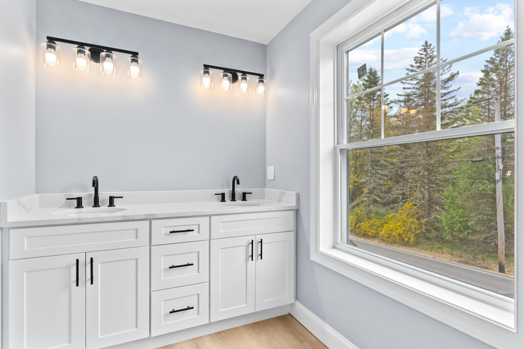 7 Parsonage Road North Yarmouth ME 04097