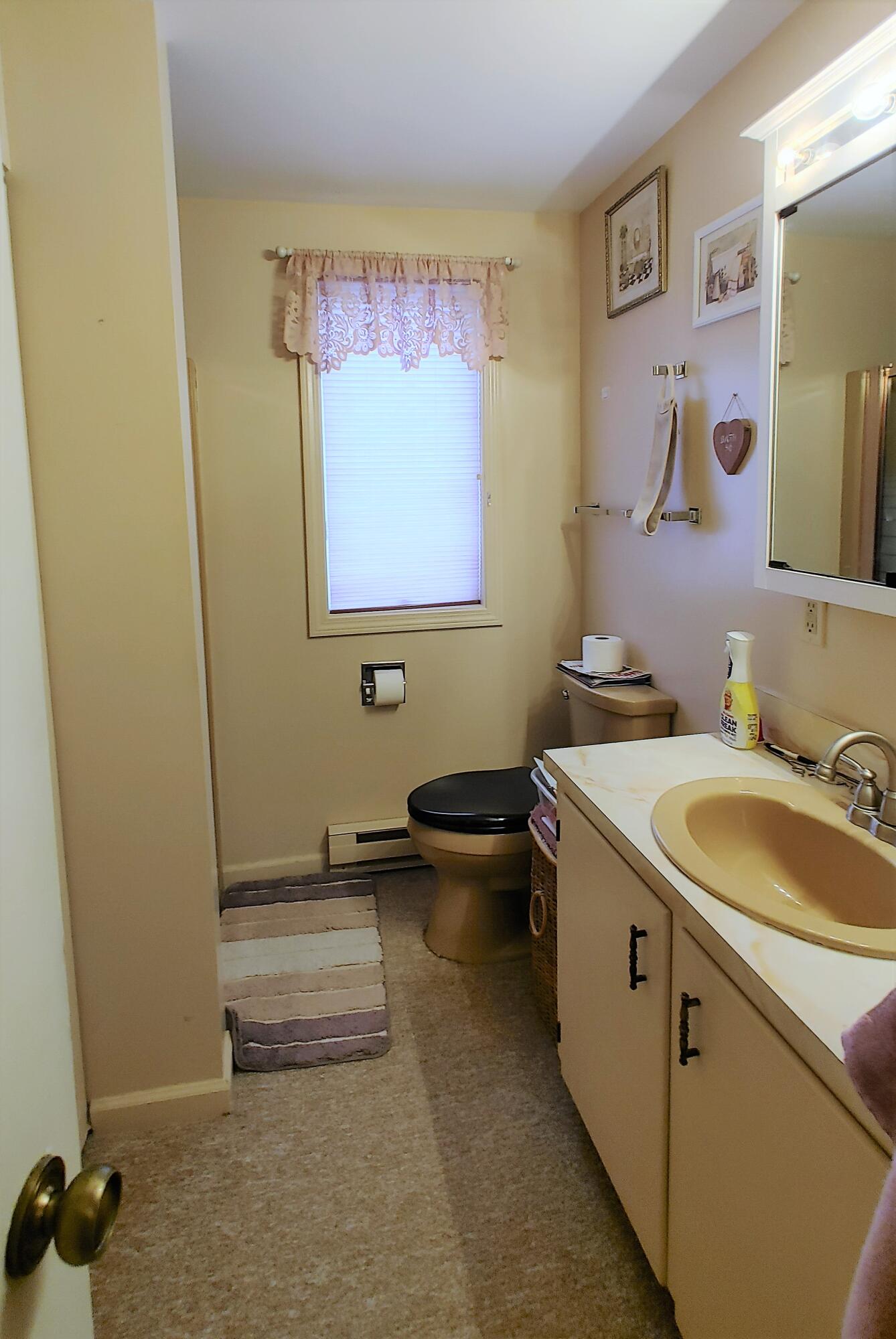 32 Colonial Way Auburn ME 04210