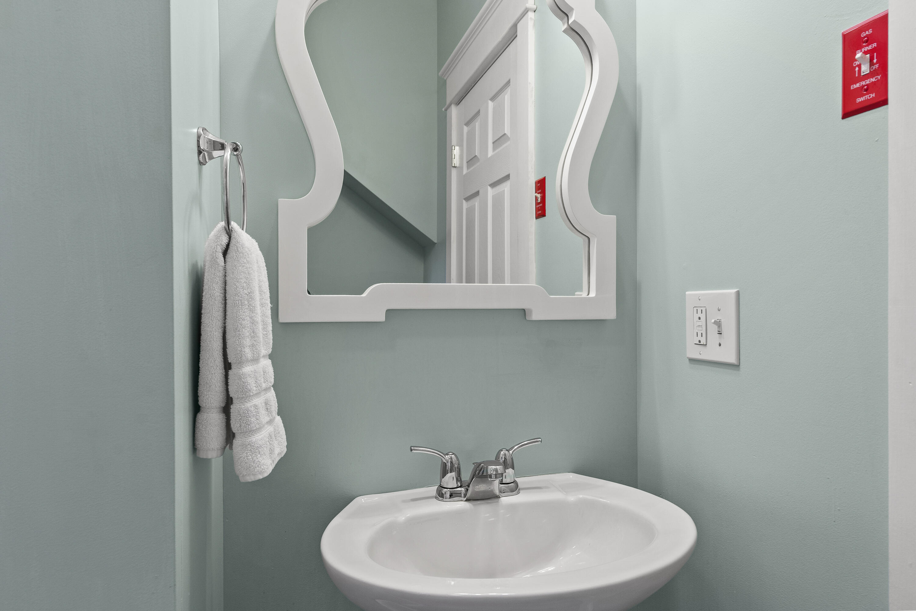 67 Village Way Edgecomb ME 04556