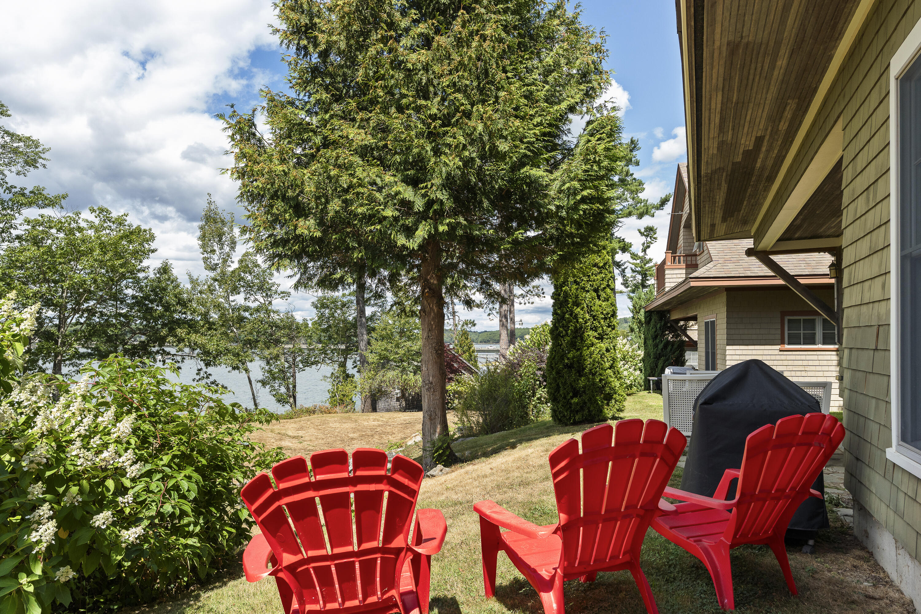 67 Village Way Edgecomb ME 04556