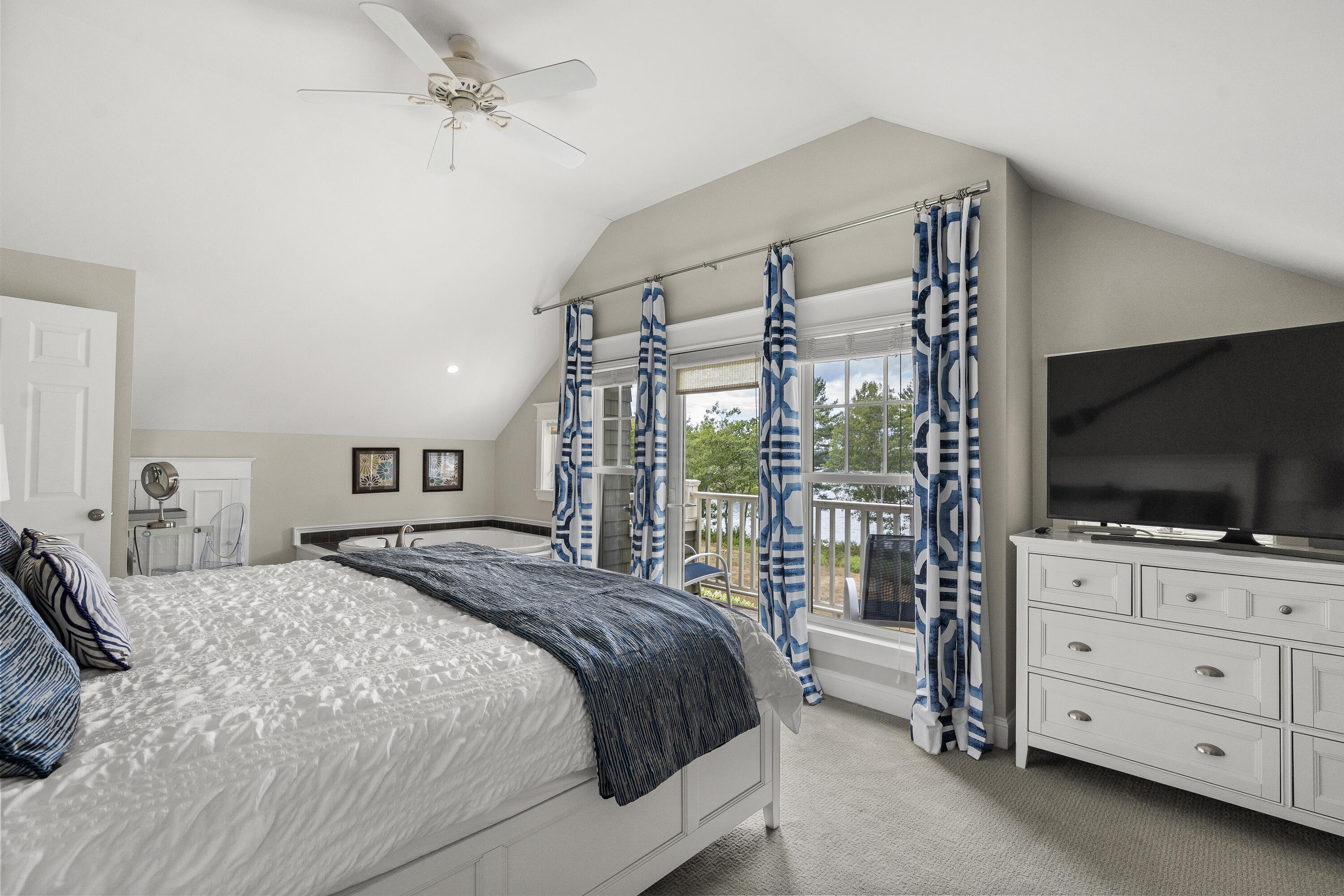 67 Village Way Edgecomb ME 04556