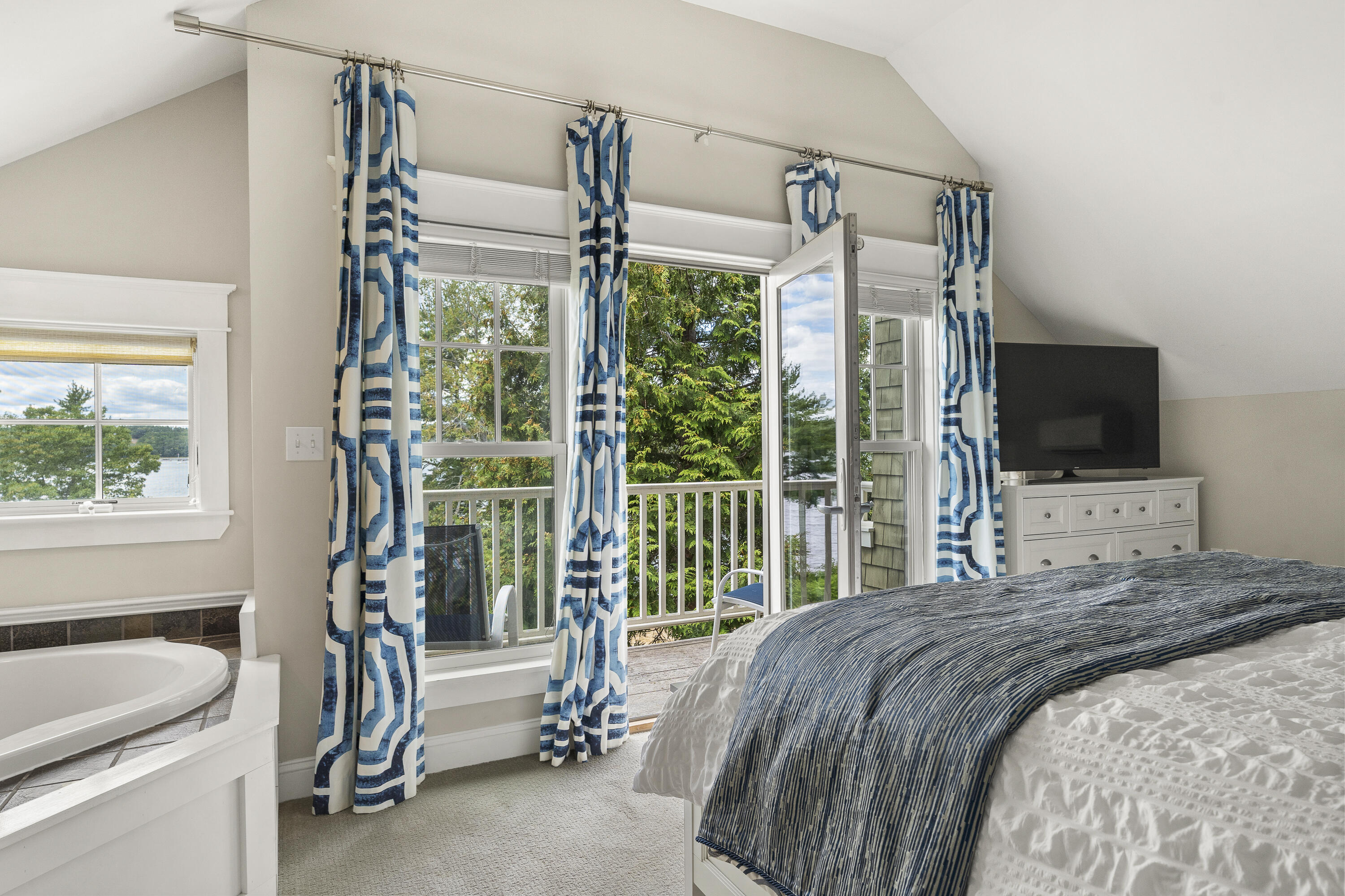 67 Village Way Edgecomb ME 04556