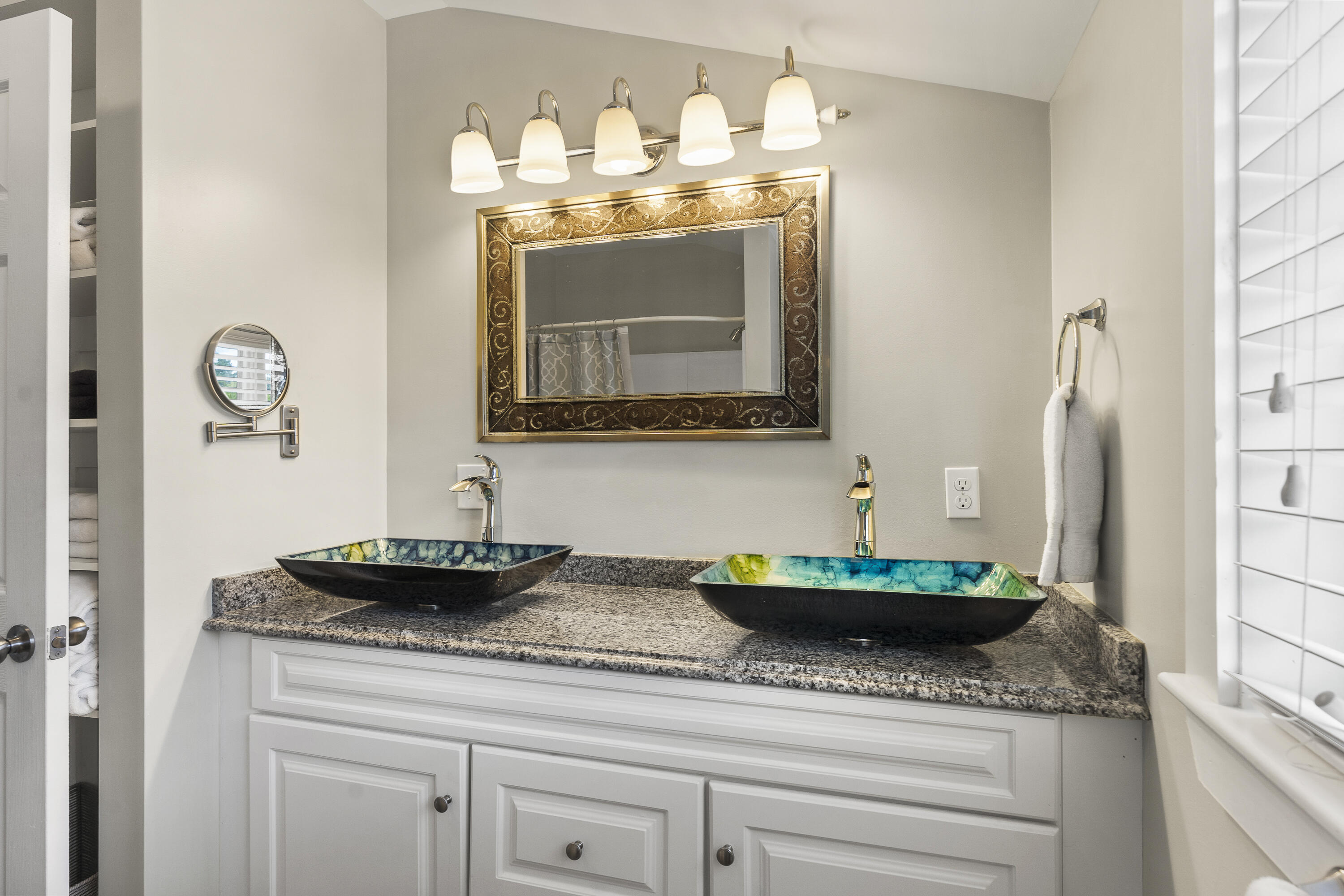 67 Village Way Edgecomb ME 04556