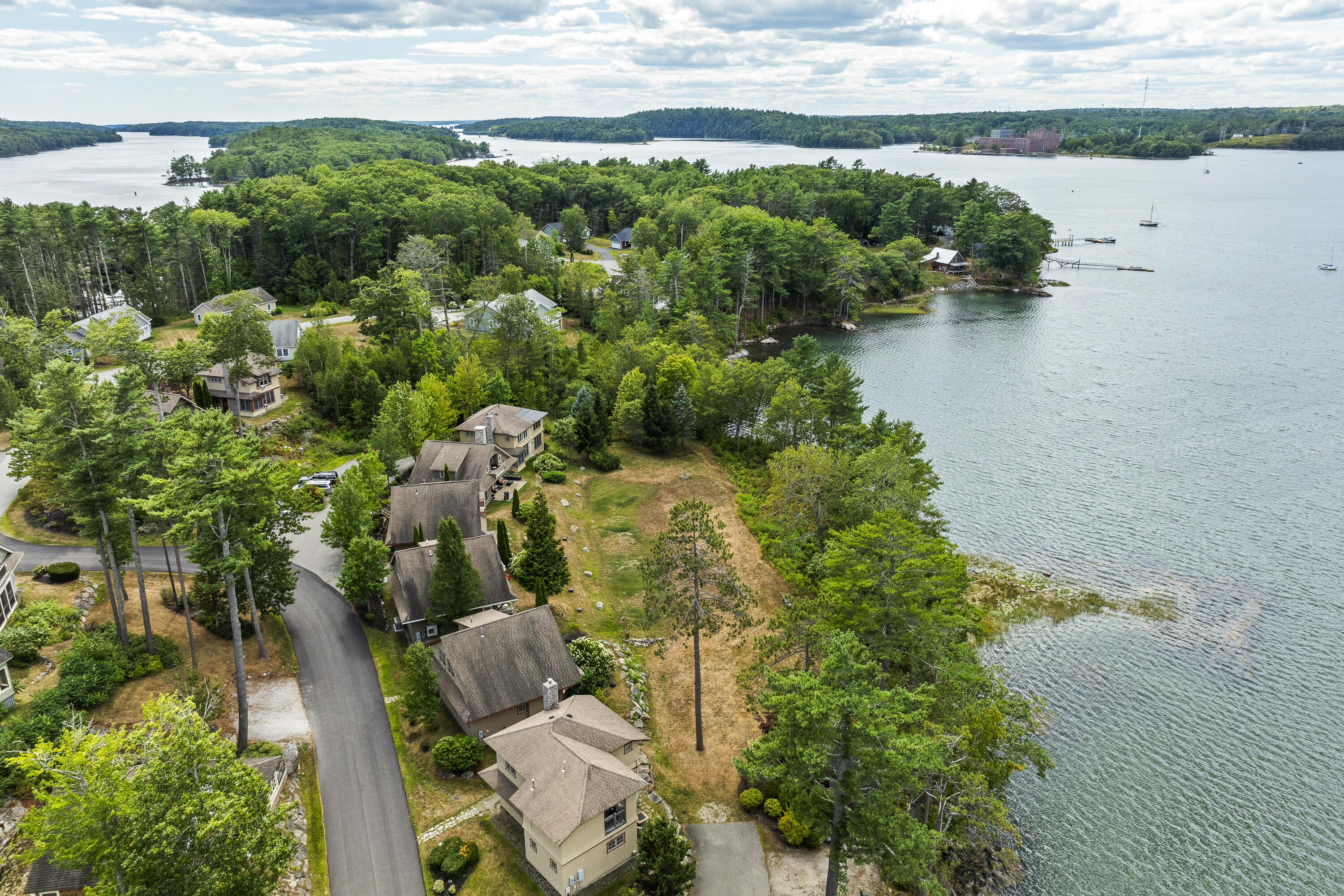 67 Village Way Edgecomb ME 04556