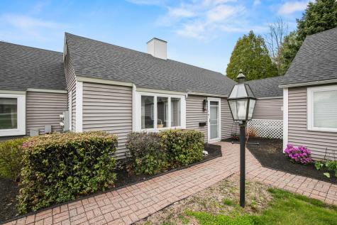 13 Colonial Way Auburn ME 04210