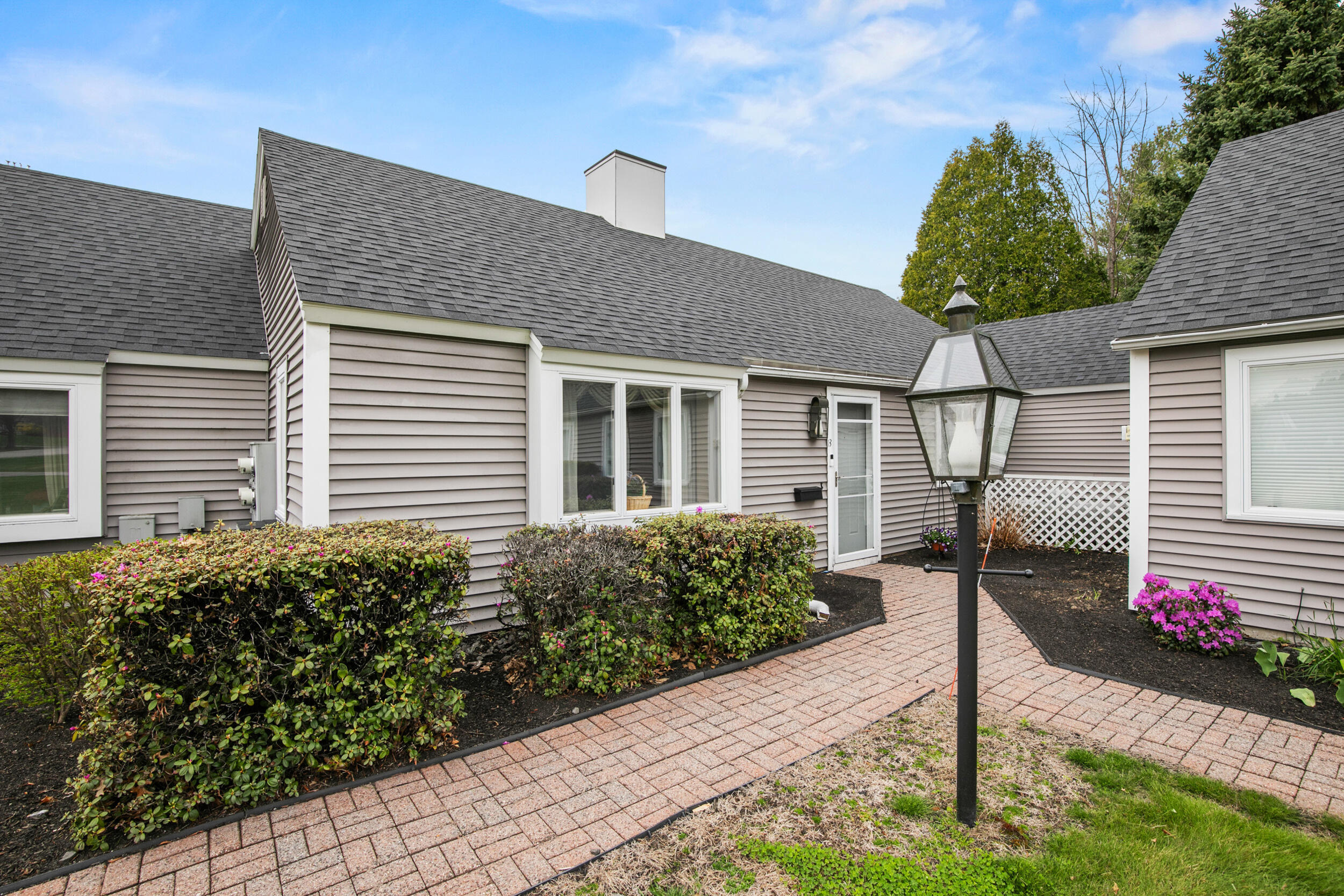 13 Colonial Way Auburn ME 04210