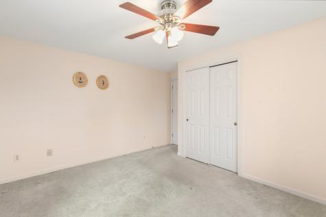 13 Colonial Way Auburn ME 04210