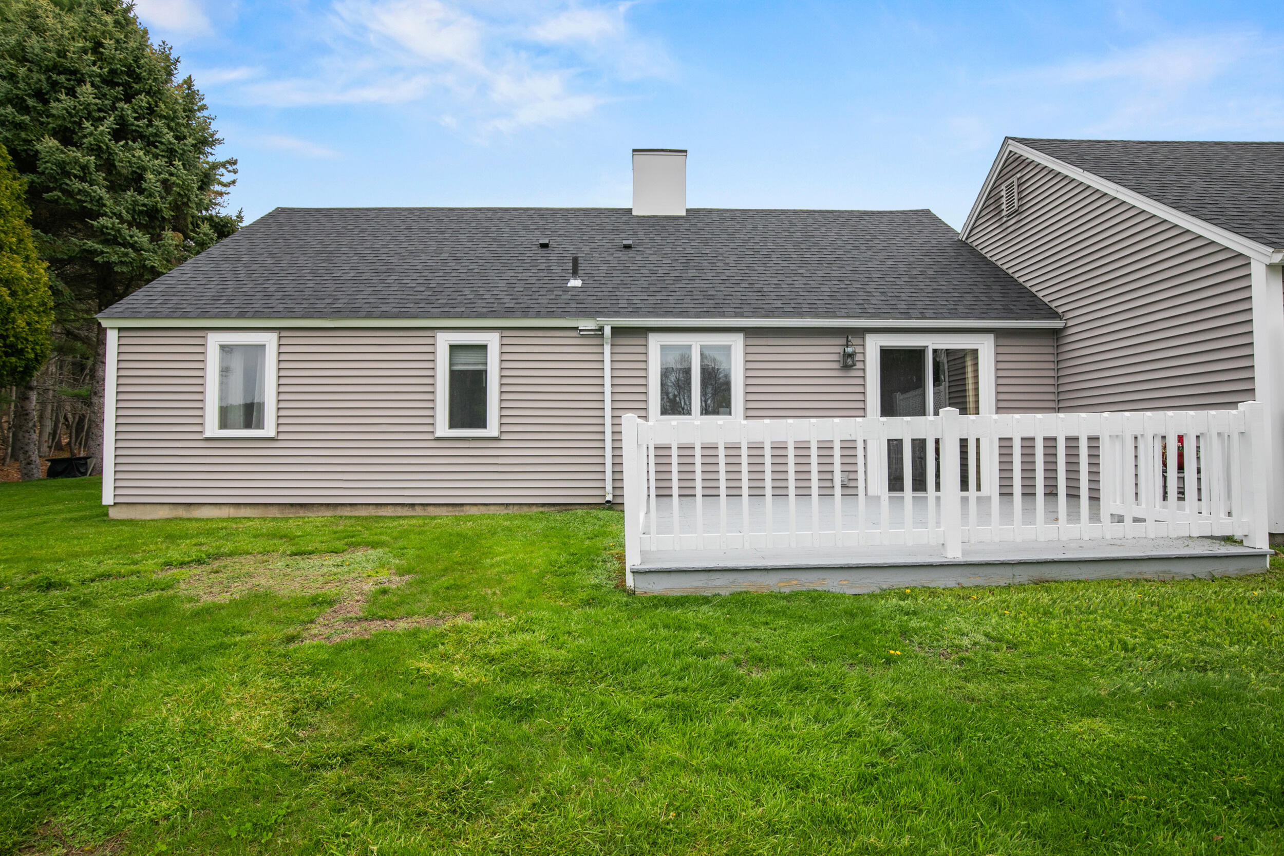 13 Colonial Way Auburn ME 04210