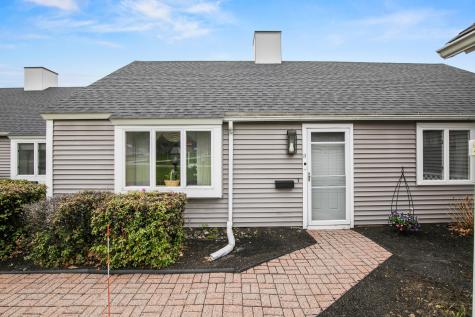 13 Colonial Way Auburn ME 04210