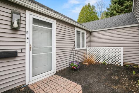 13 Colonial Way Auburn ME 04210