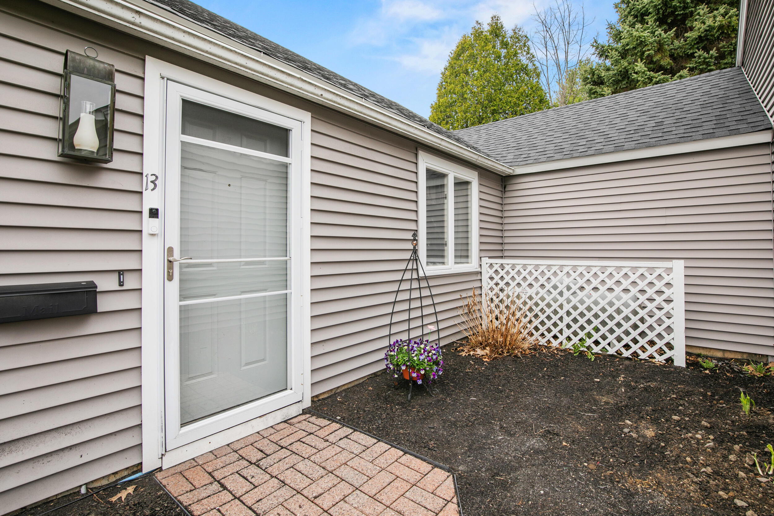 13 Colonial Way Auburn ME 04210