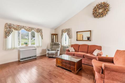 13 Colonial Way Auburn ME 04210