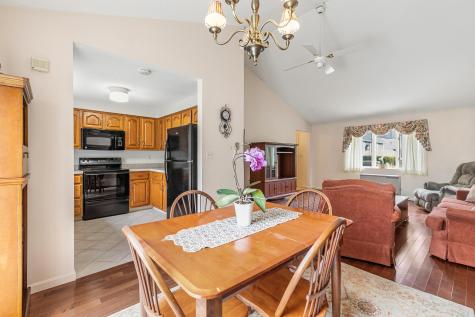 13 Colonial Way Auburn ME 04210
