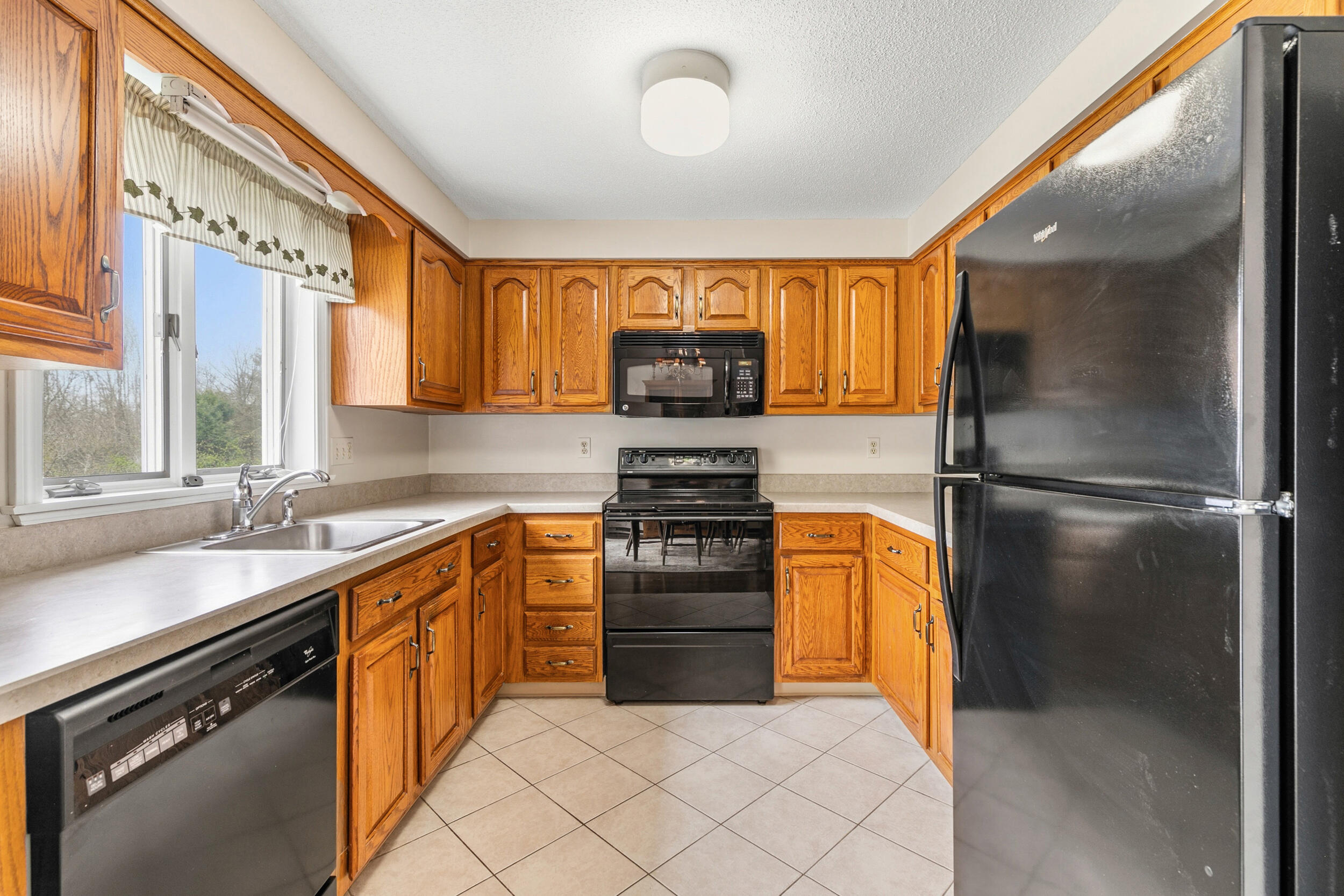 13 Colonial Way Auburn ME 04210