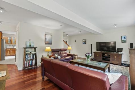 5 Hillside Place Boothbay ME 04537