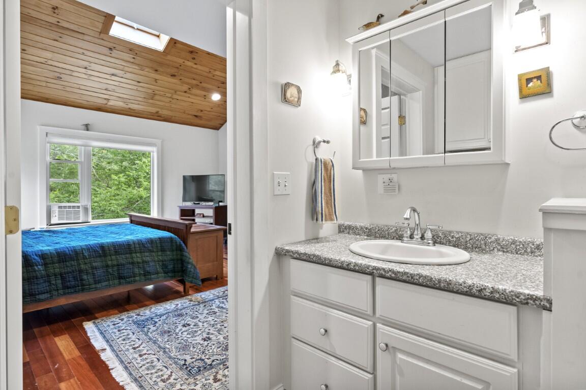 5 Hillside Place Boothbay ME 04537