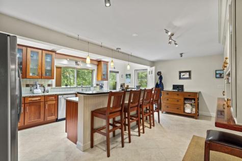 5 Hillside Place Boothbay ME 04537