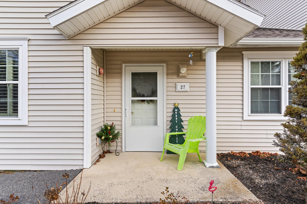 27 Guadalcanal Drive Brunswick ME 04011