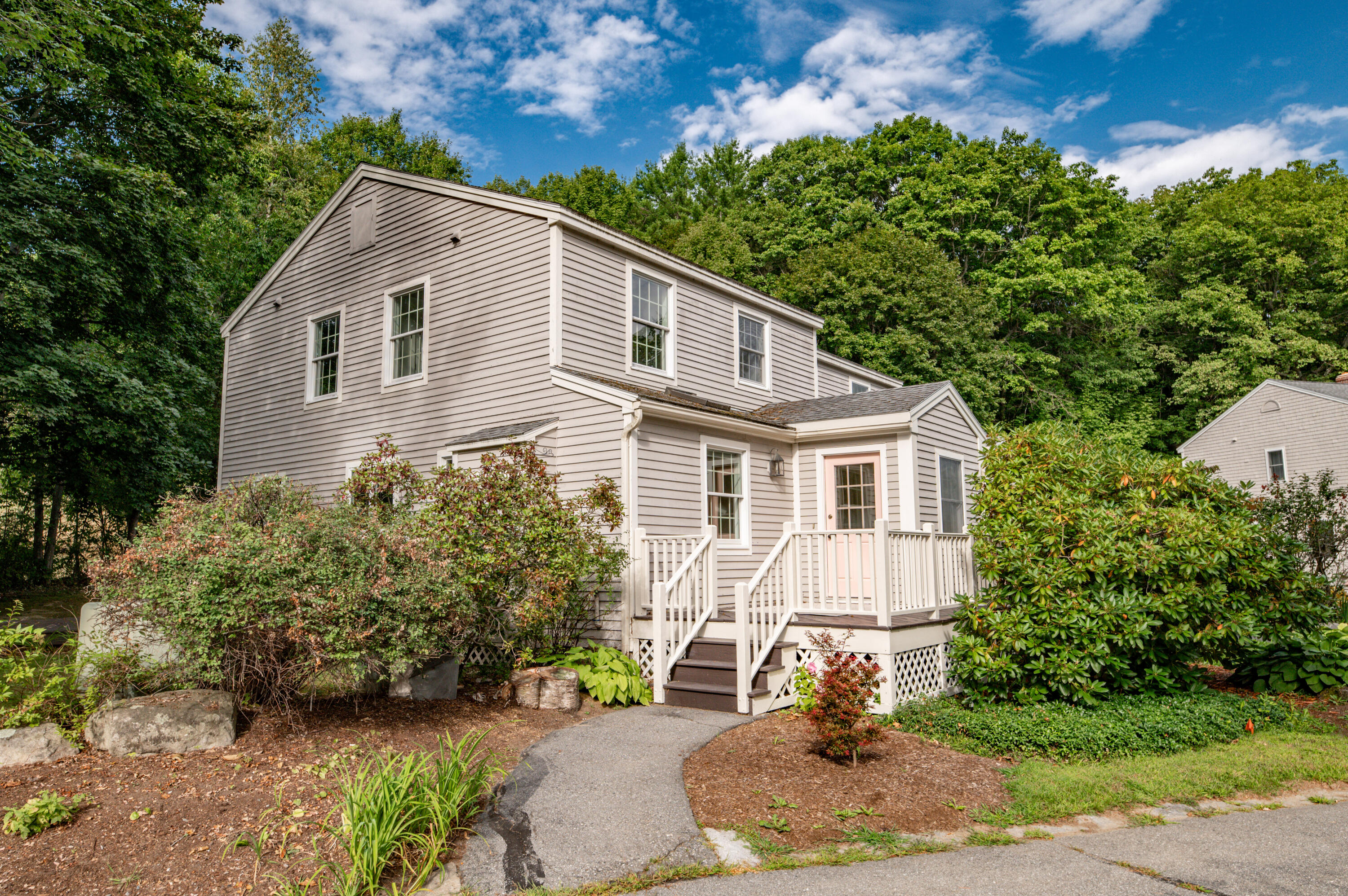 31 Oakwood Drive Hallowell ME 04347