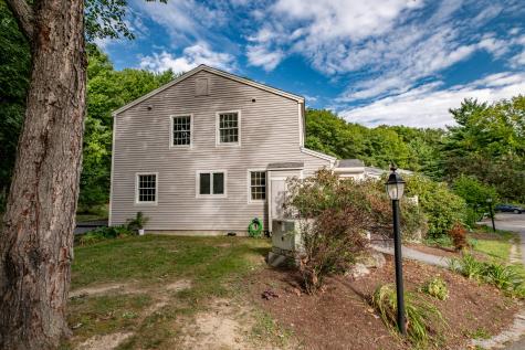 31 Oakwood Drive Hallowell ME 04347
