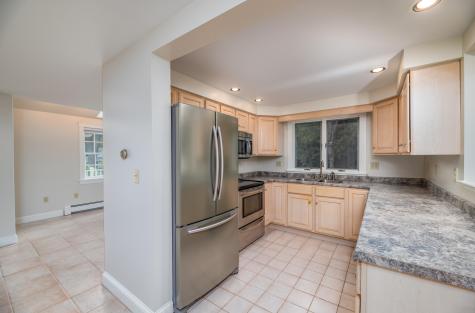 31 Oakwood Drive Hallowell ME 04347