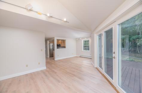 31 Oakwood Drive Hallowell ME 04347