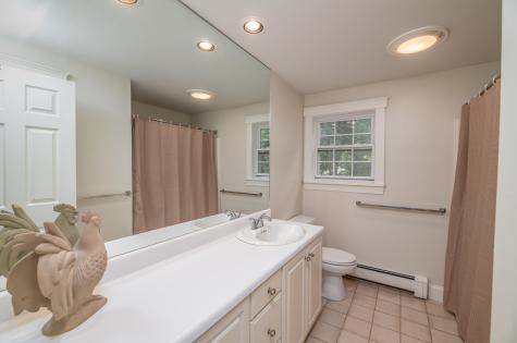 31 Oakwood Drive Hallowell ME 04347