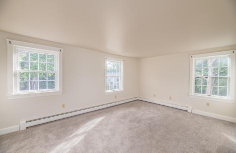 31 Oakwood Drive Hallowell ME 04347