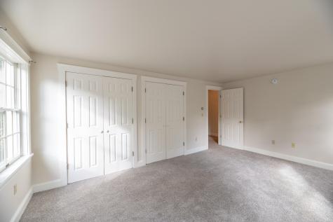 31 Oakwood Drive Hallowell ME 04347