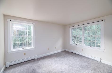 31 Oakwood Drive Hallowell ME 04347