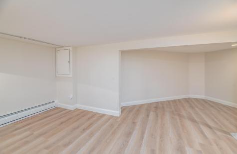 31 Oakwood Drive Hallowell ME 04347