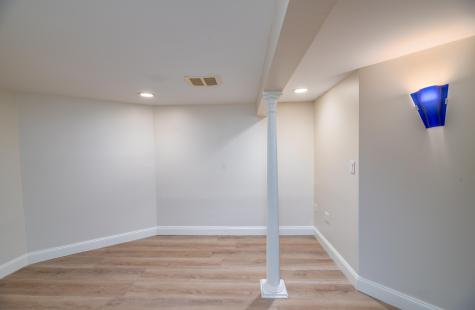 31 Oakwood Drive Hallowell ME 04347