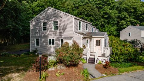 31 Oakwood Drive Hallowell ME 04347
