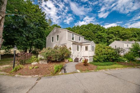 31 Oakwood Drive Hallowell ME 04347