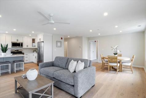 32 Regency Circle Kittery ME 03904