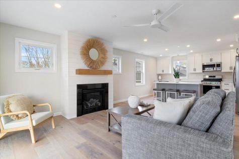 32 Regency Circle Kittery ME 03904