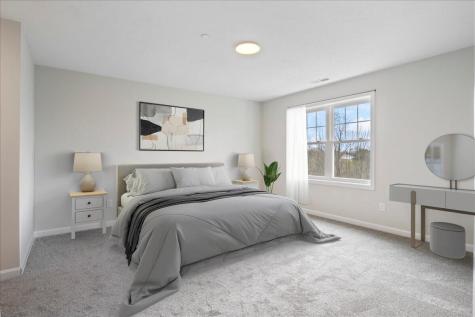 32 Regency Circle Kittery ME 03904