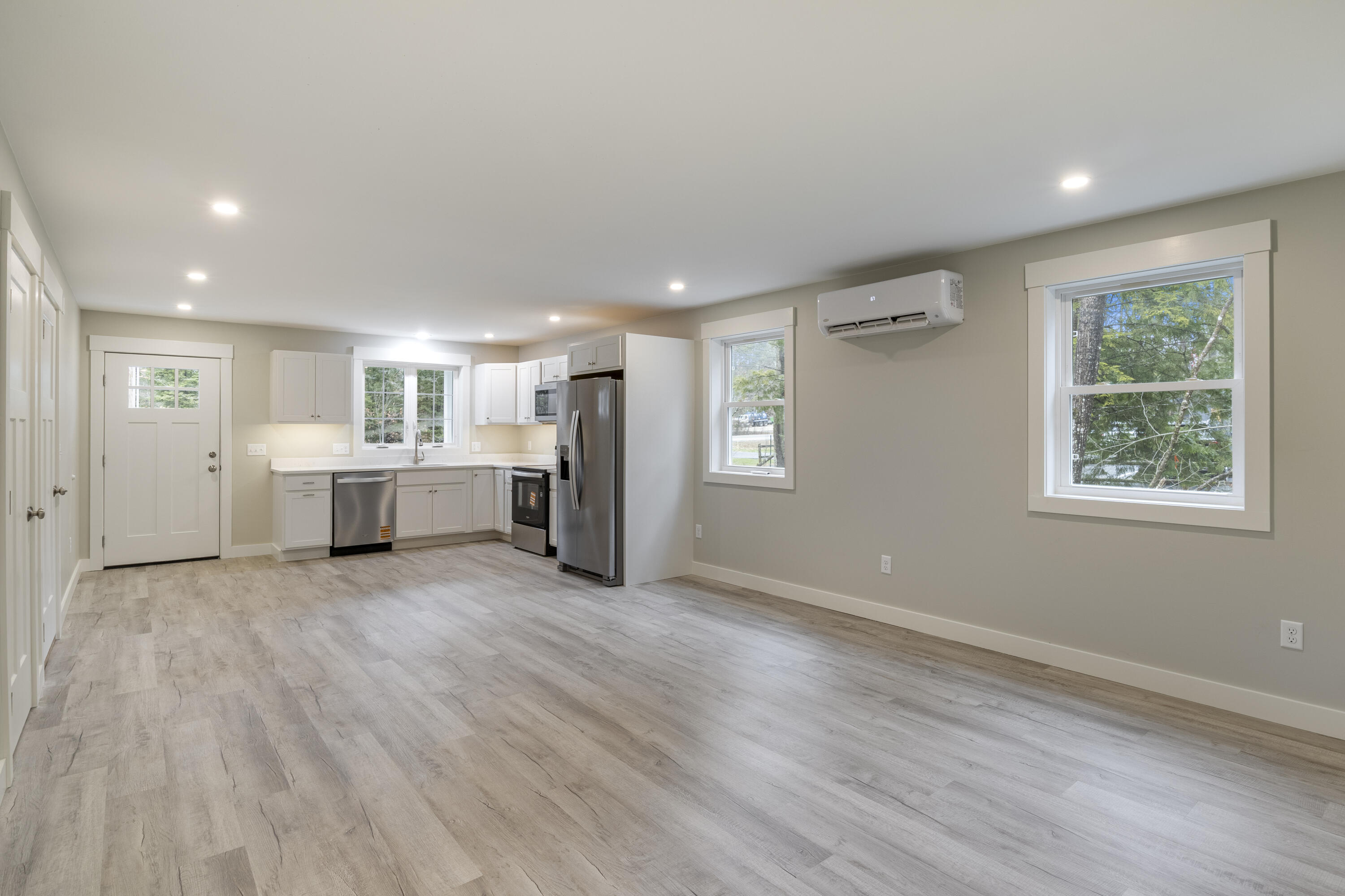 326 Ossipee Trail W Standish ME 04084